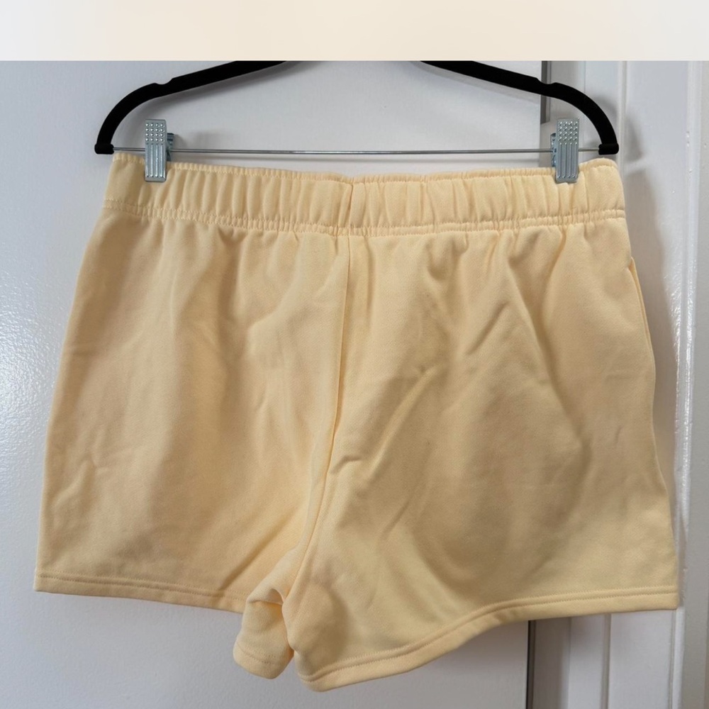 ALO Yoga Women's Light Yellow Athletic Shorts